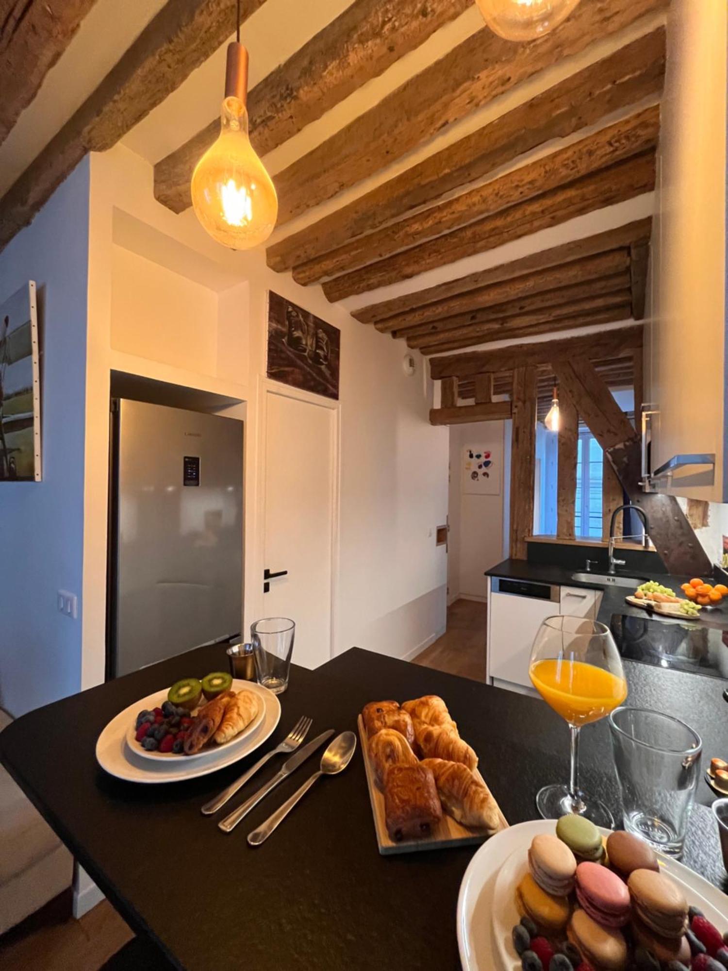 Appartement A Saint-Paul En Plein Coeur Du Marais 4 Pers Paryż Zewnętrze zdjęcie